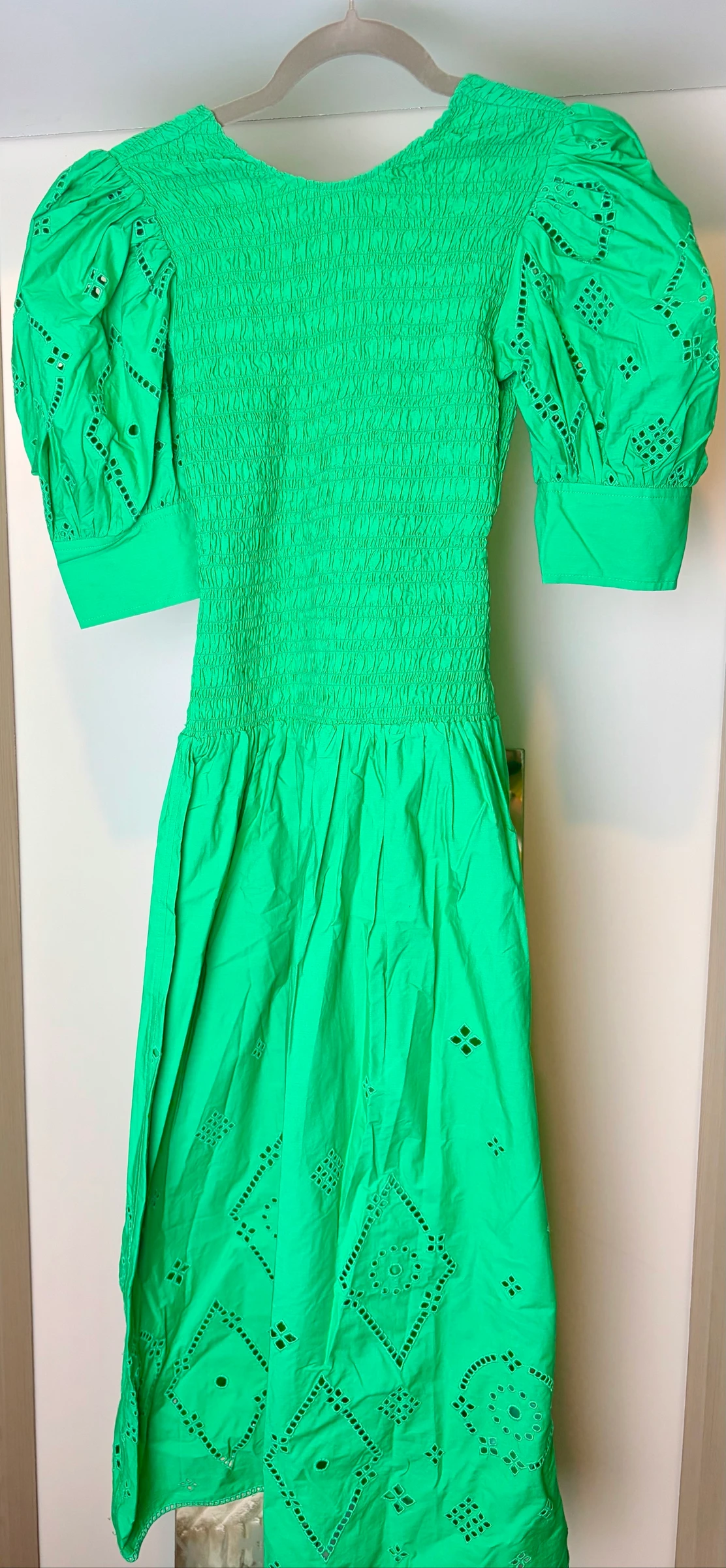 Robe Ganni verte broderie anglaise taille 32